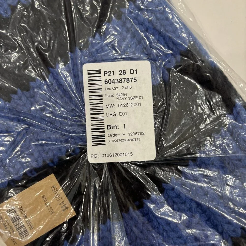 Hollister Knit Blue Black Scarf Brand Embroidered Soft Warm Winter Fall Thick